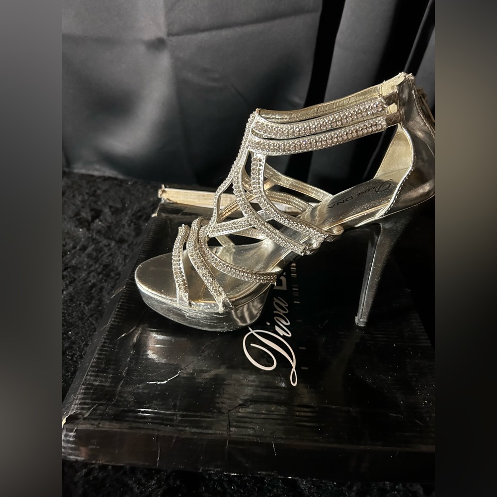 Sliver blinged out, size 10